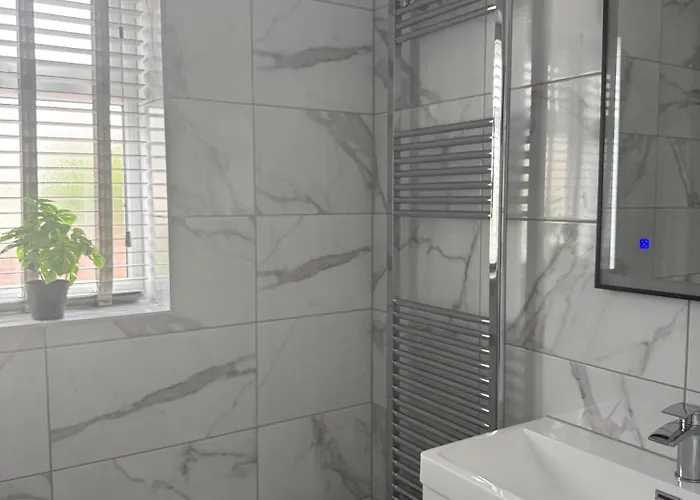 Ravenscourt House * Bristol